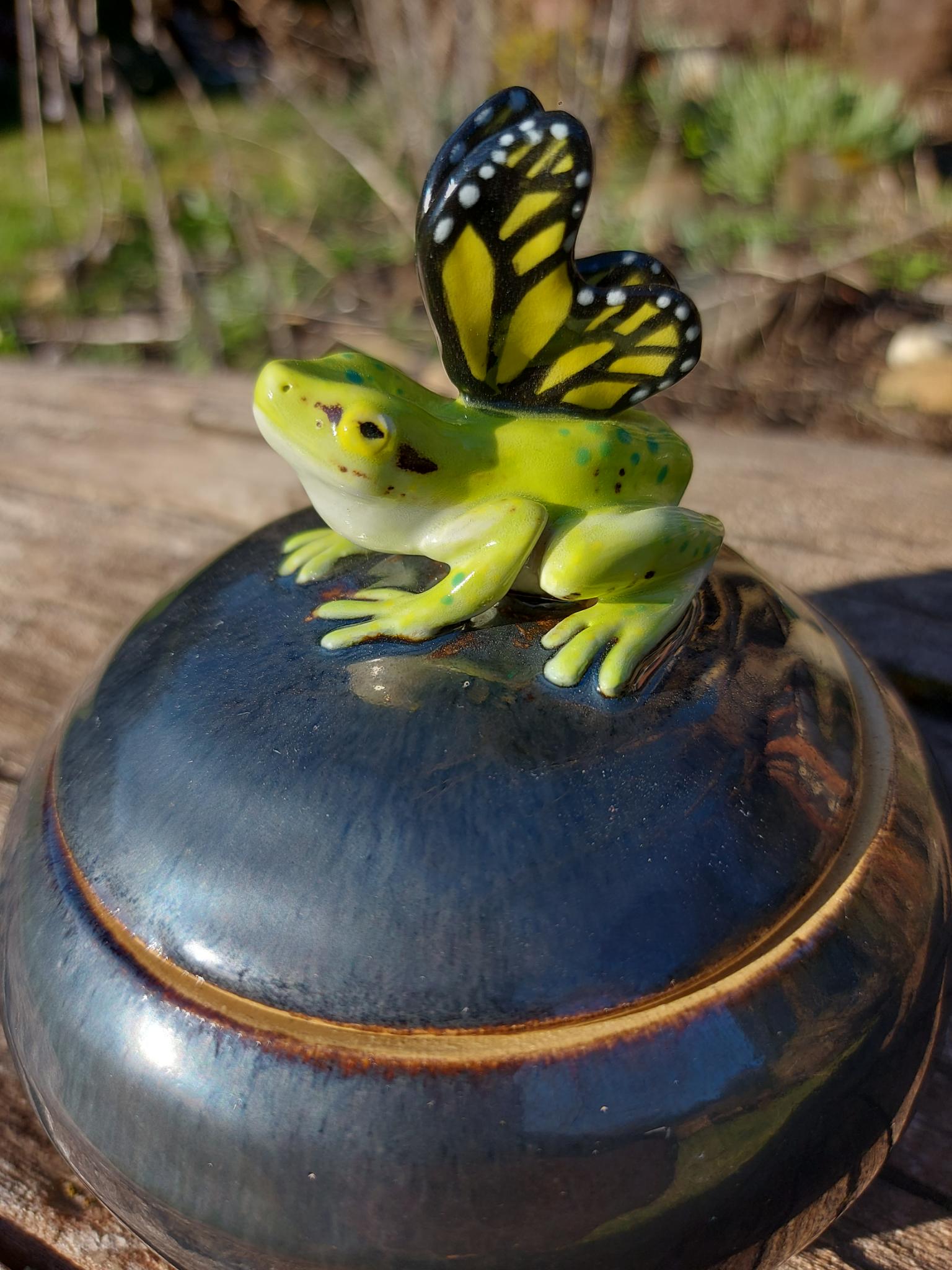 Cermaic Faery Frog Sculpture Image